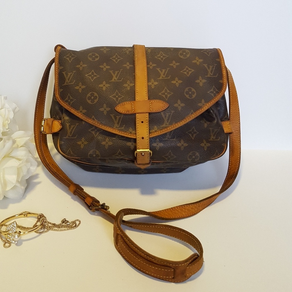 Authentic Louis Vuitton Saumur 30